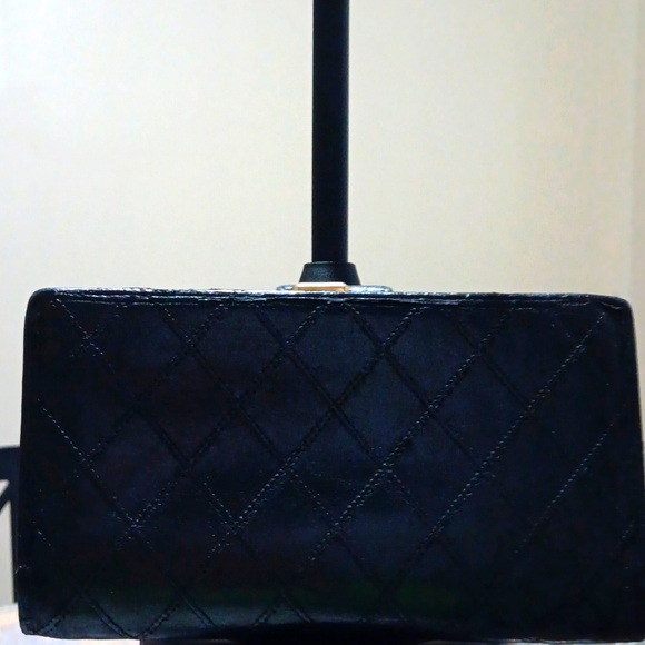 Auth Chanel Long Leather Bifold Wallet Monogram Pristine Condi… - Picture 2 of 12